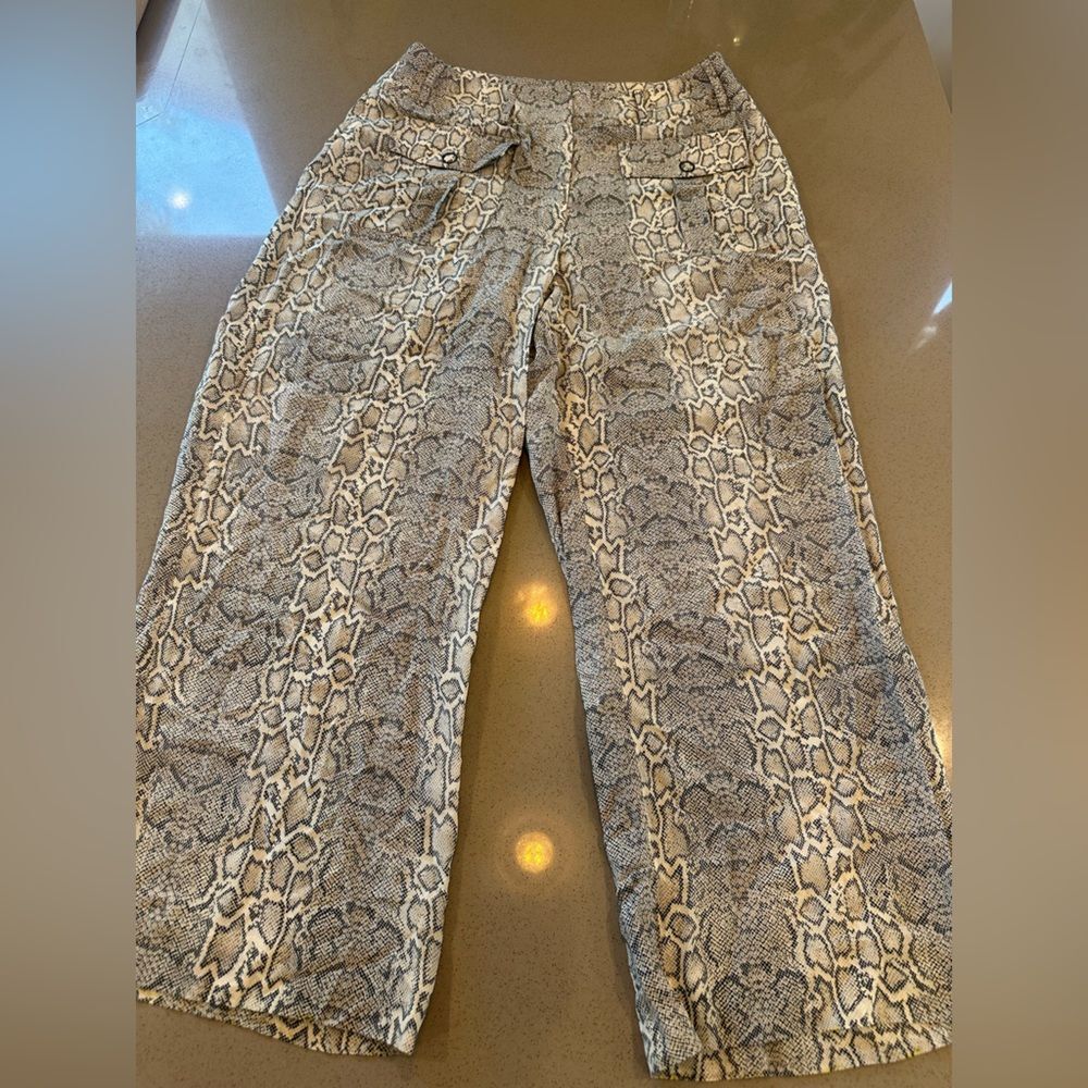 Elie Tahari Snake Print Women's Size 8 - Picture 3 of 12